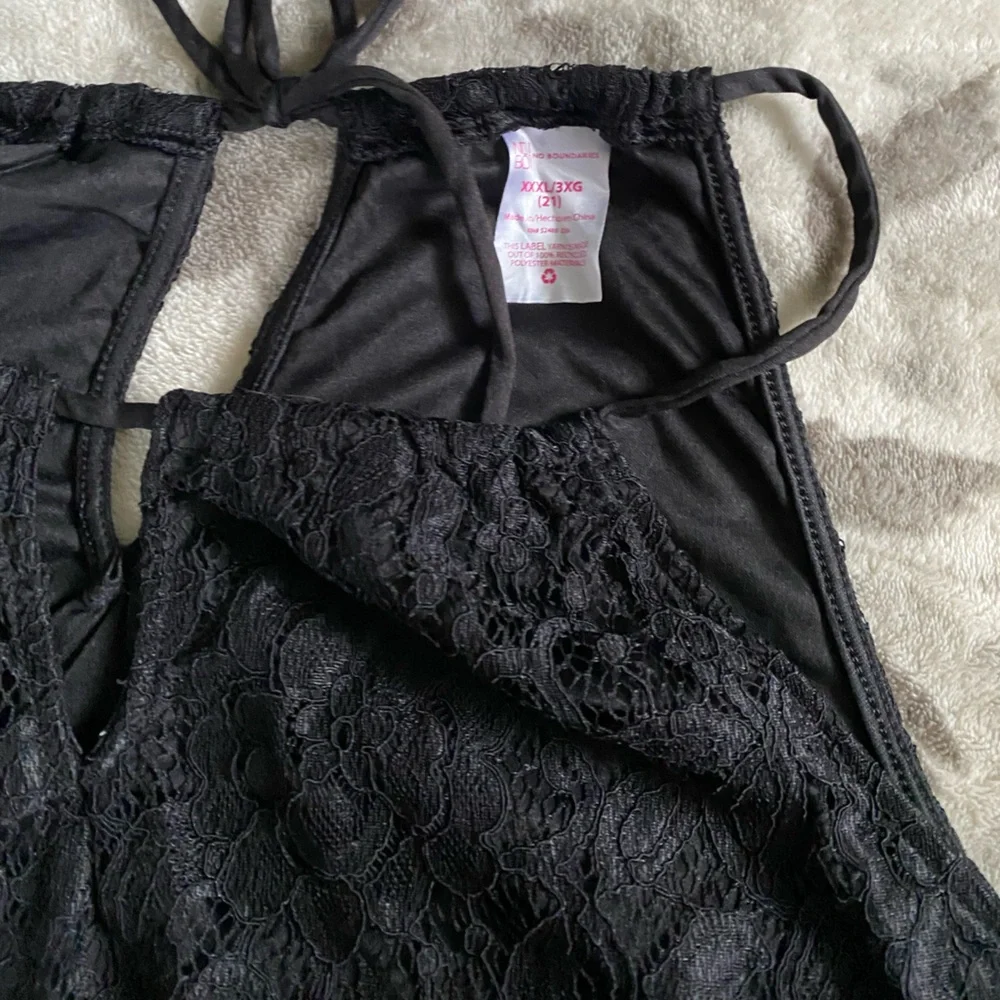 No Boundaries Black Lace Keyhole Blouse xxl lined - Picture 2 of 5